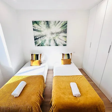 The Antonio Pedro House - No 2d - Stunning Three-bedroom * Lisbona